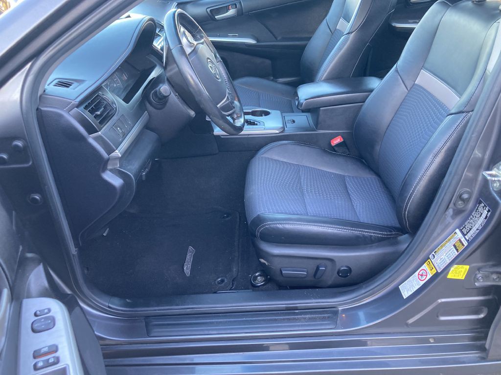 2014 Toyota Camry Image 12