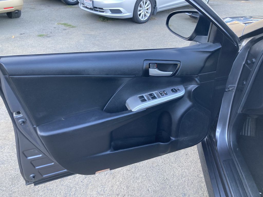 2014 Toyota Camry Image 14