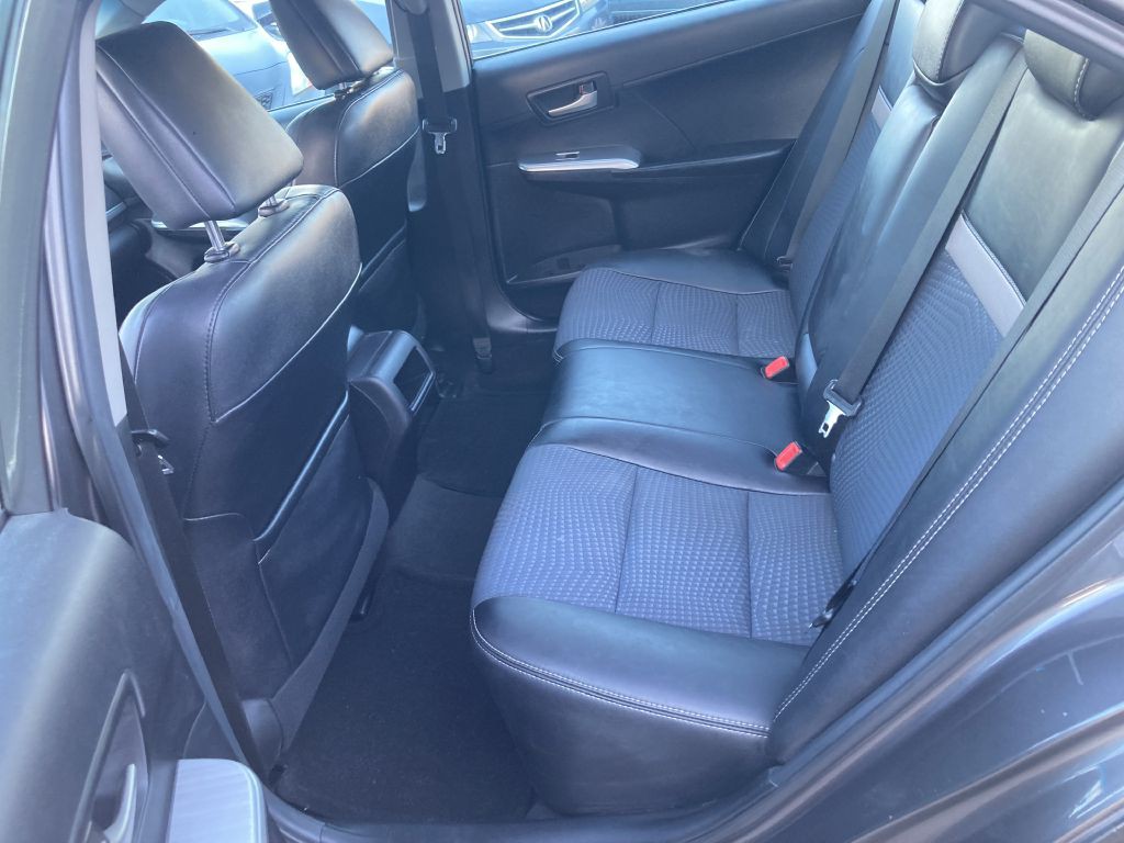 2014 Toyota Camry Image 15