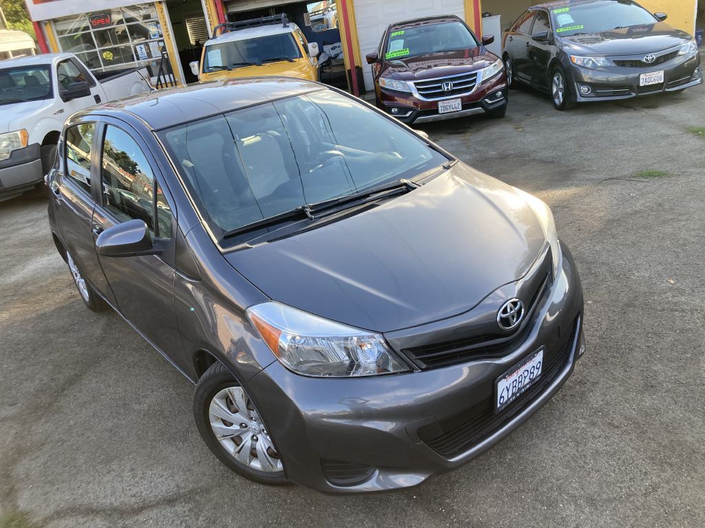 2013 Toyota Yaris Image 3