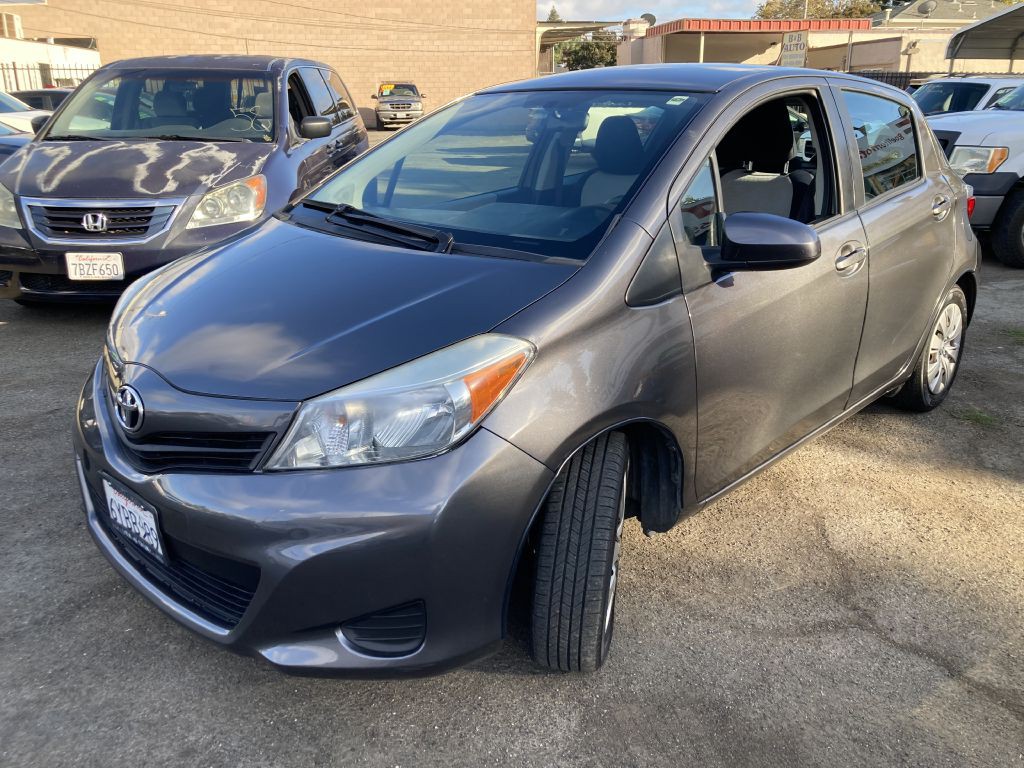 2013 Toyota Yaris Image 9