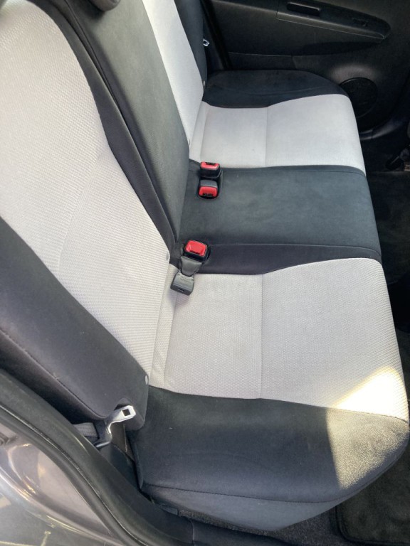 2013 Toyota Yaris Image 16