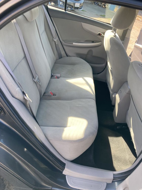 2010 Toyota Corolla Image 17