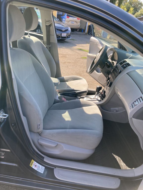 2010 Toyota Corolla Image 18