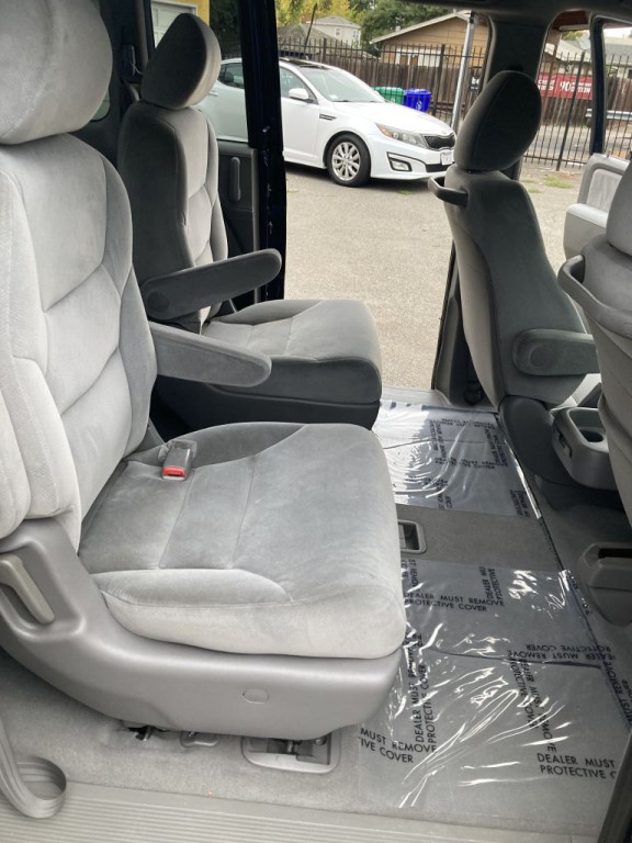 2010 Honda Odyssey Image 17