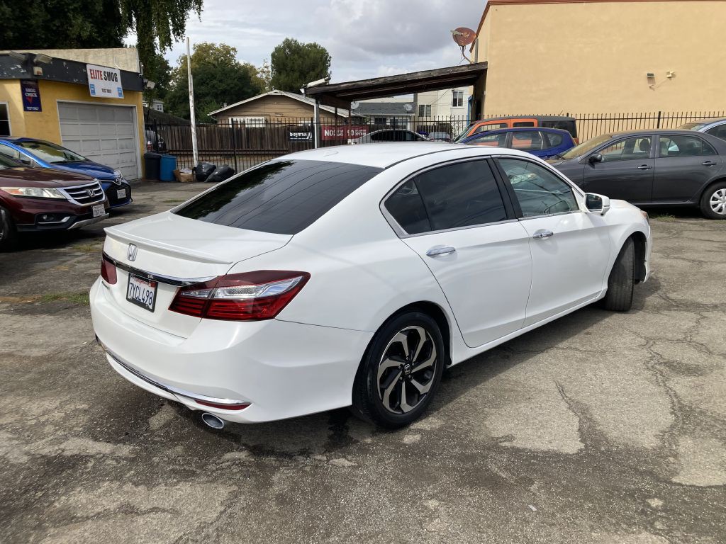 2017 Honda Accord Image 5