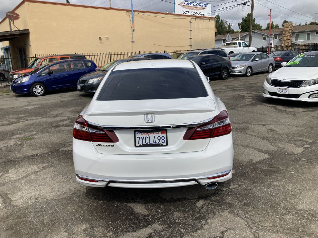 2017 Honda Accord Image 6
