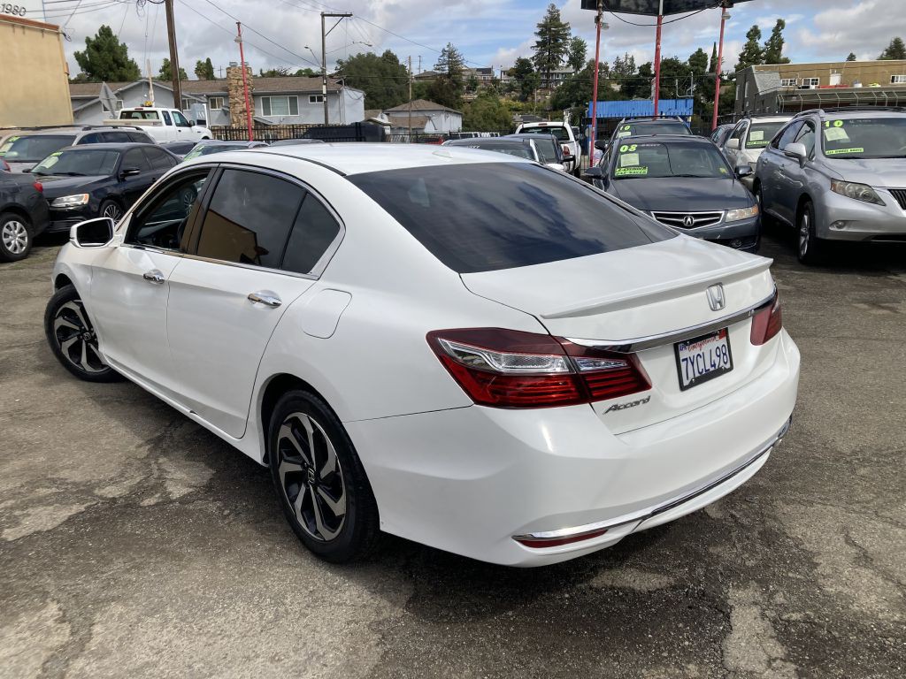 2017 Honda Accord Image 7