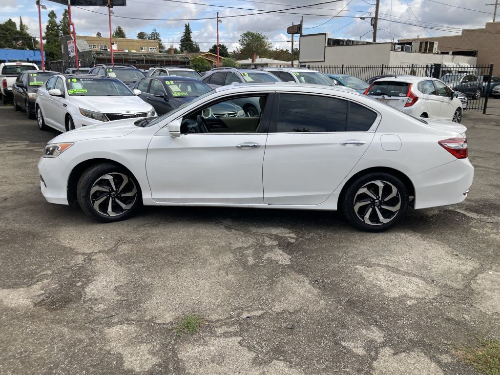 2017 Honda Accord Image 8