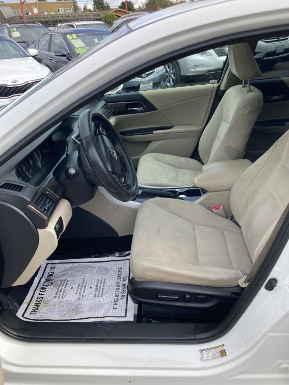 2017 Honda Accord Image 12