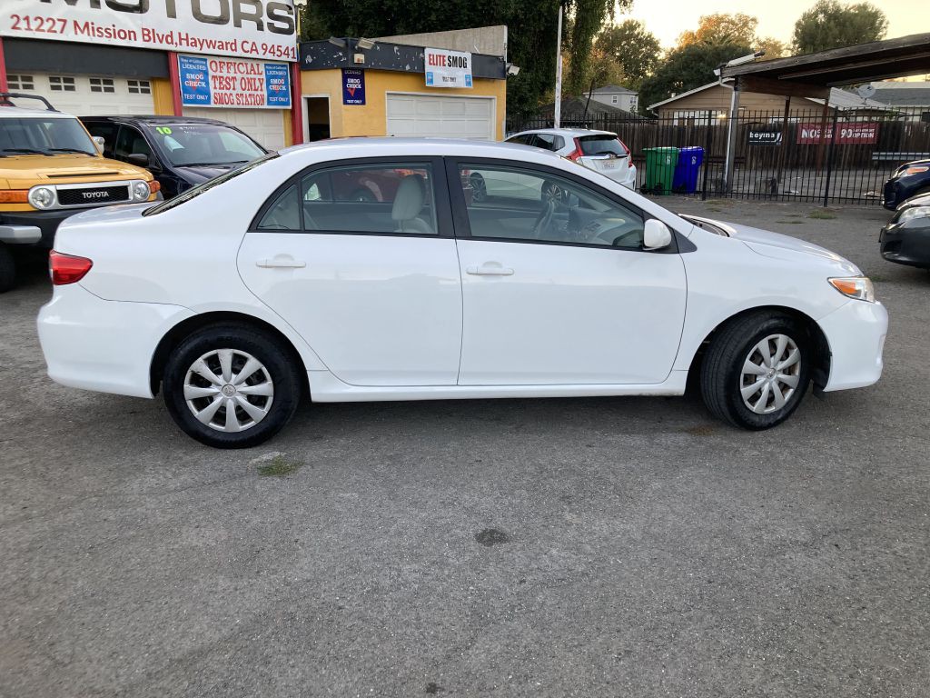 2011 Toyota Corolla Image 4