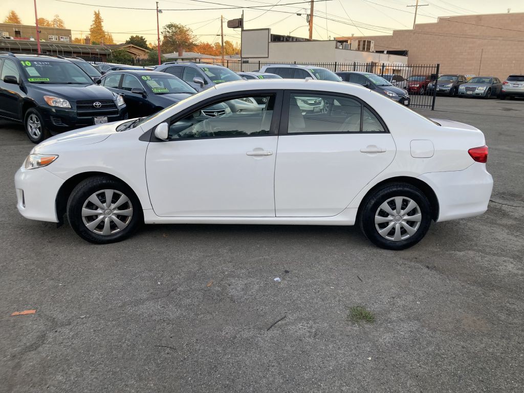 2011 Toyota Corolla Image 8