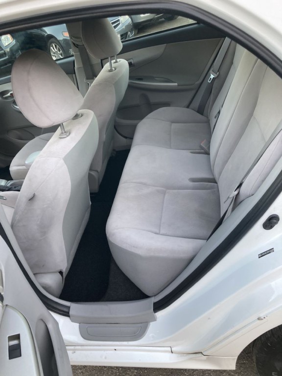 2011 Toyota Corolla Image 13