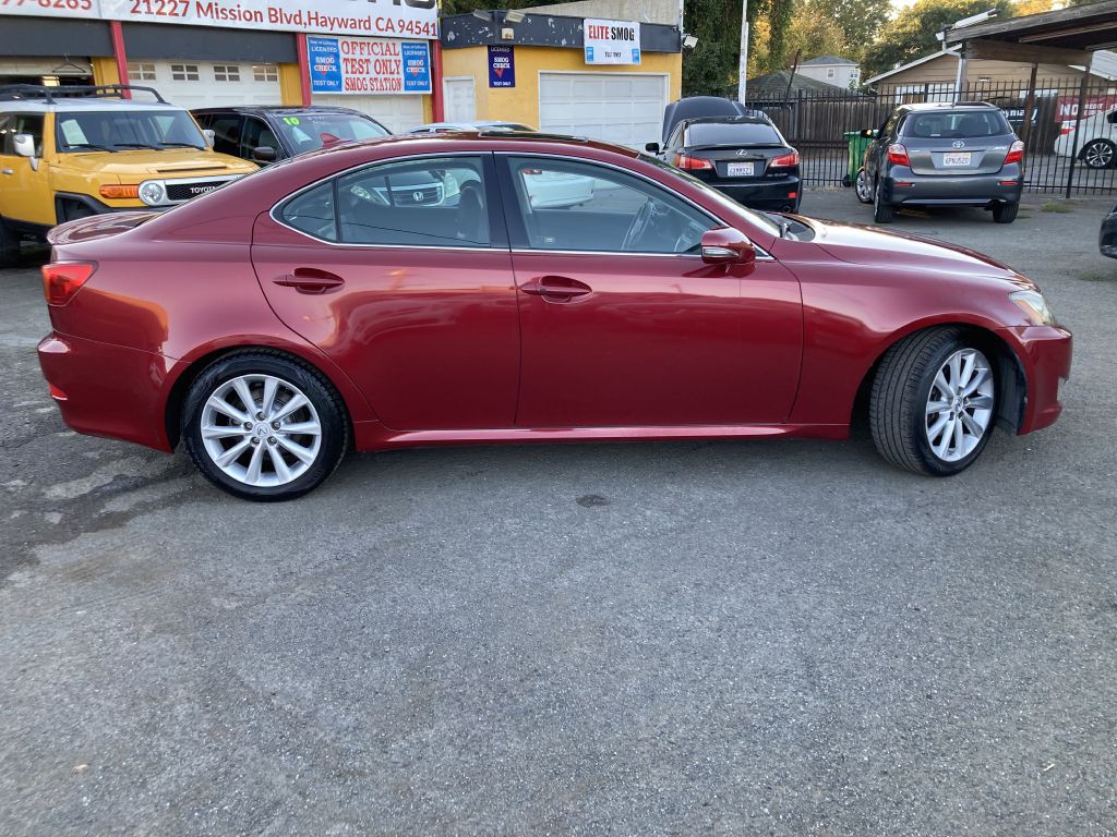 2010 Lexus IS Image 4