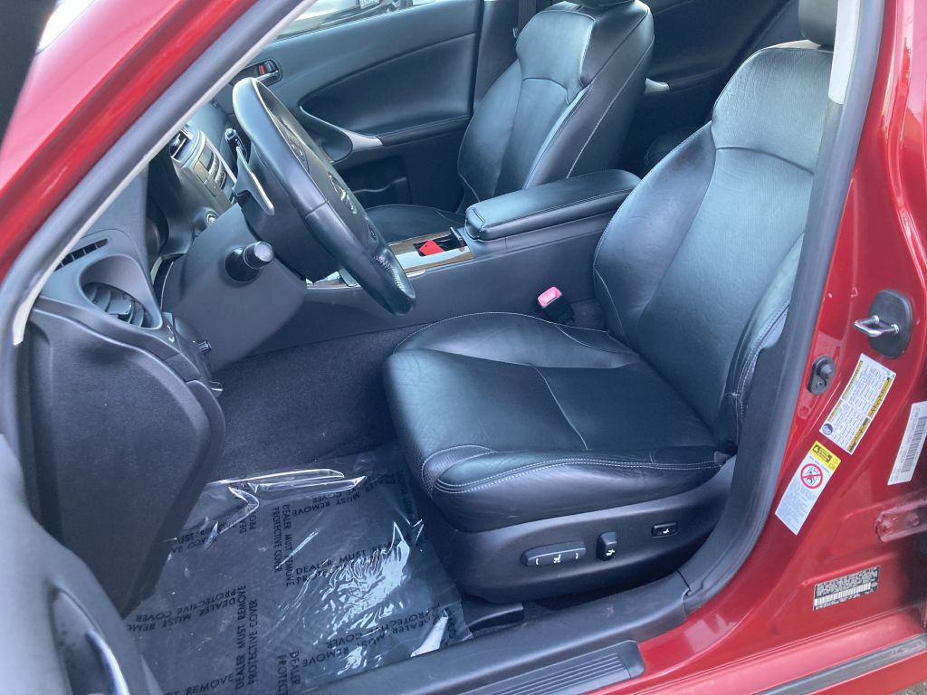 2010 Lexus IS Image 13