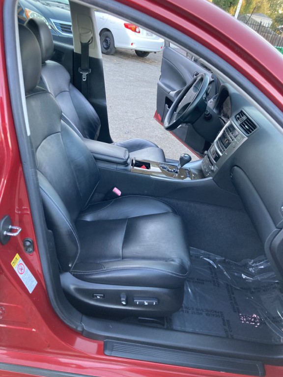 2010 Lexus IS Image 19