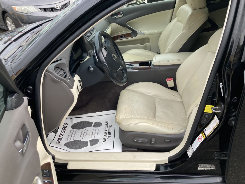 2012 Lexus IS Image 14