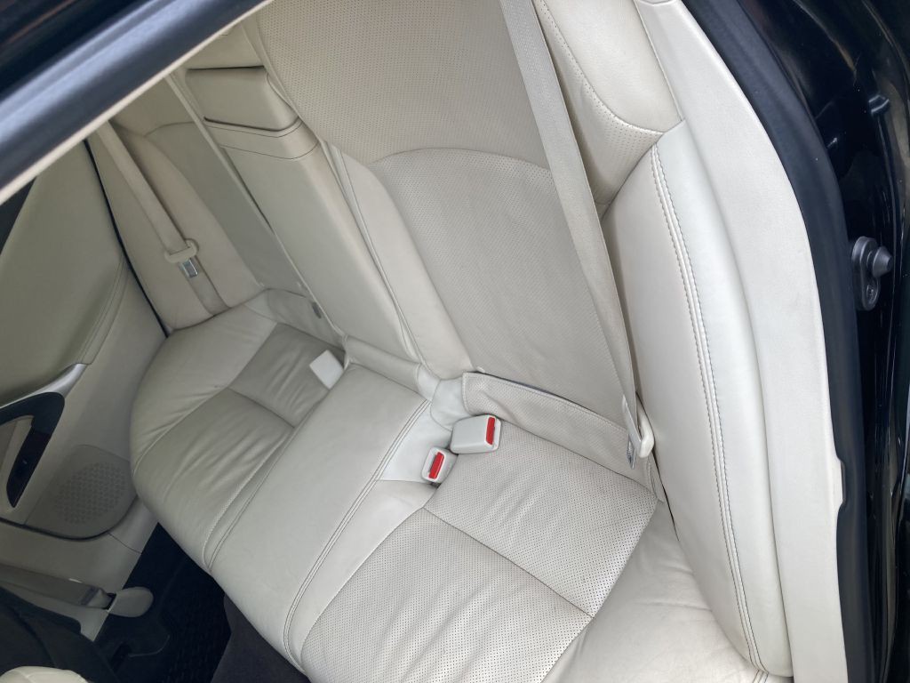 2012 Lexus IS Image 17