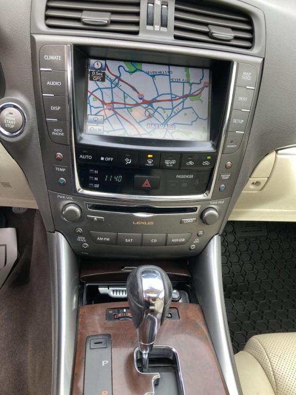 2012 Lexus IS Image 24