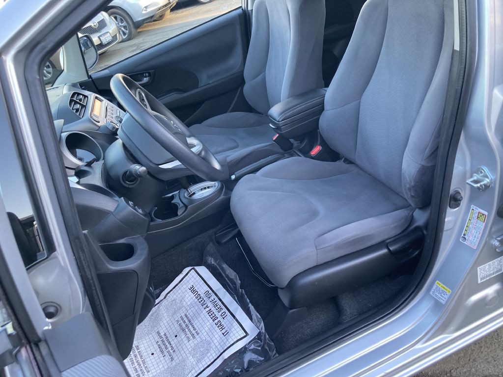 2013 Honda Fit Image 14