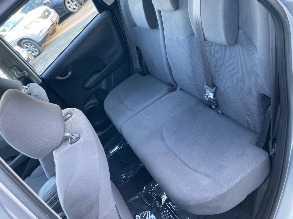 2013 Honda Fit Image 16