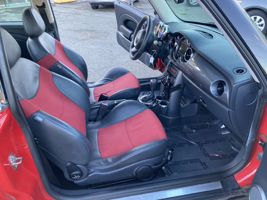 2005 MINI Cooper Image 15