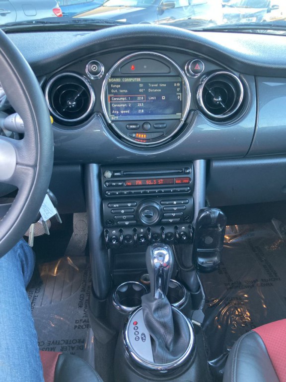 2005 MINI Cooper Image 18