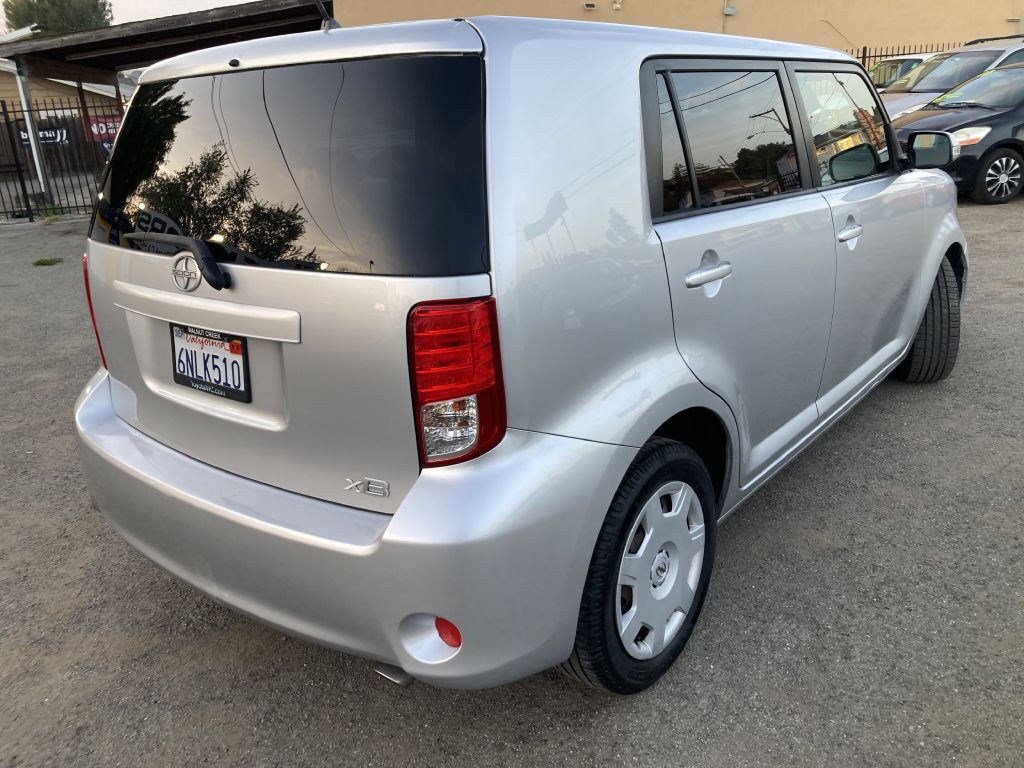 2011 Scion xB Image 5