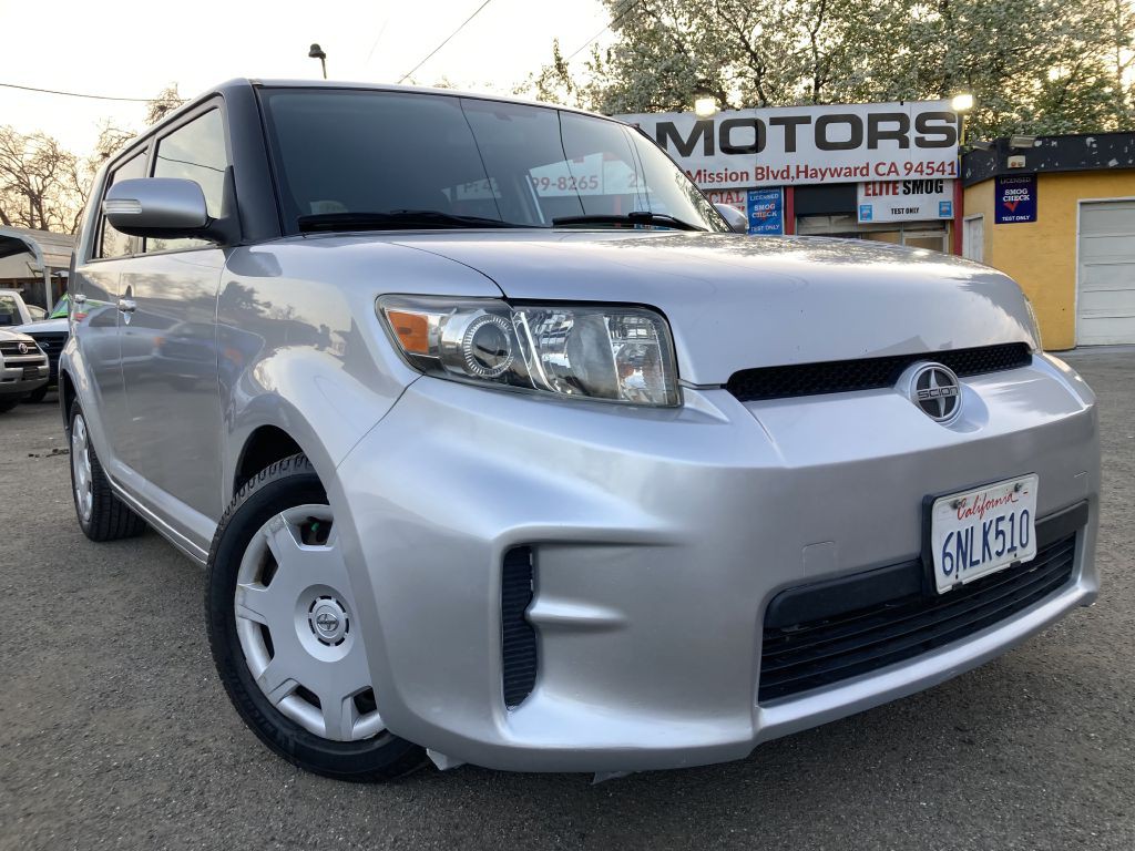 2011 Scion xB Image 11