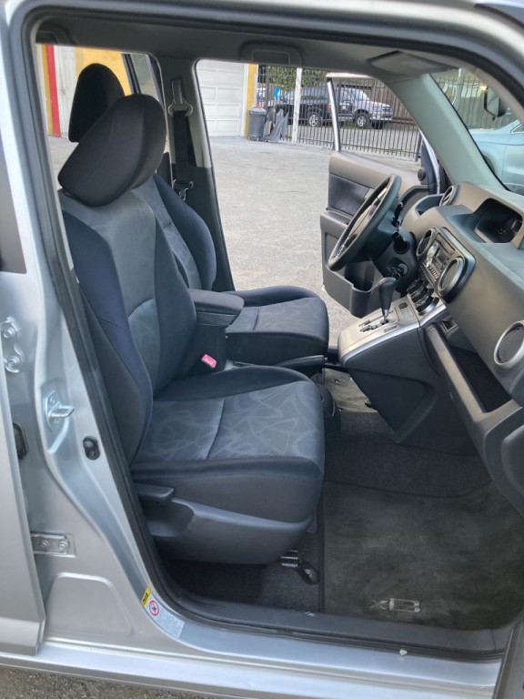 2011 Scion xB Image 22