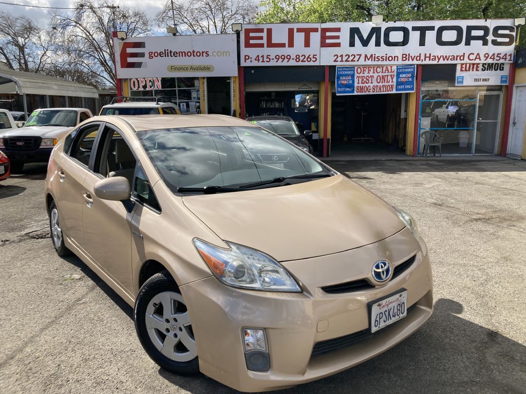 2011 Toyota Prius Image 2