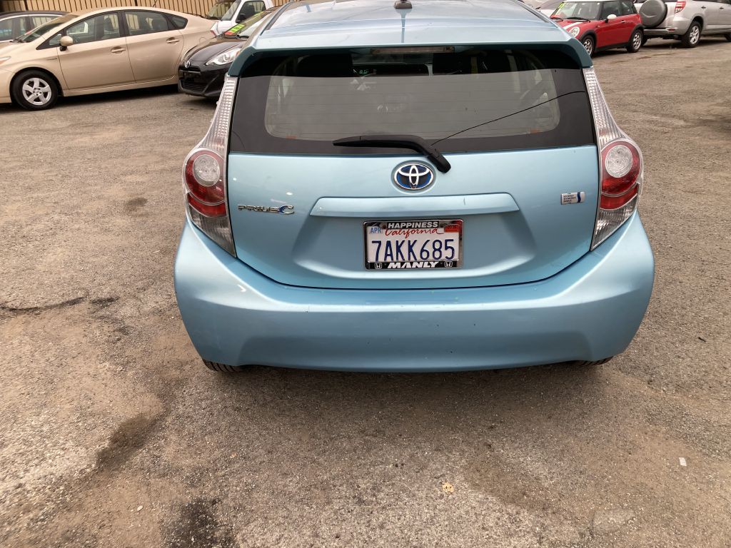 2013 Toyota Prius Image 5