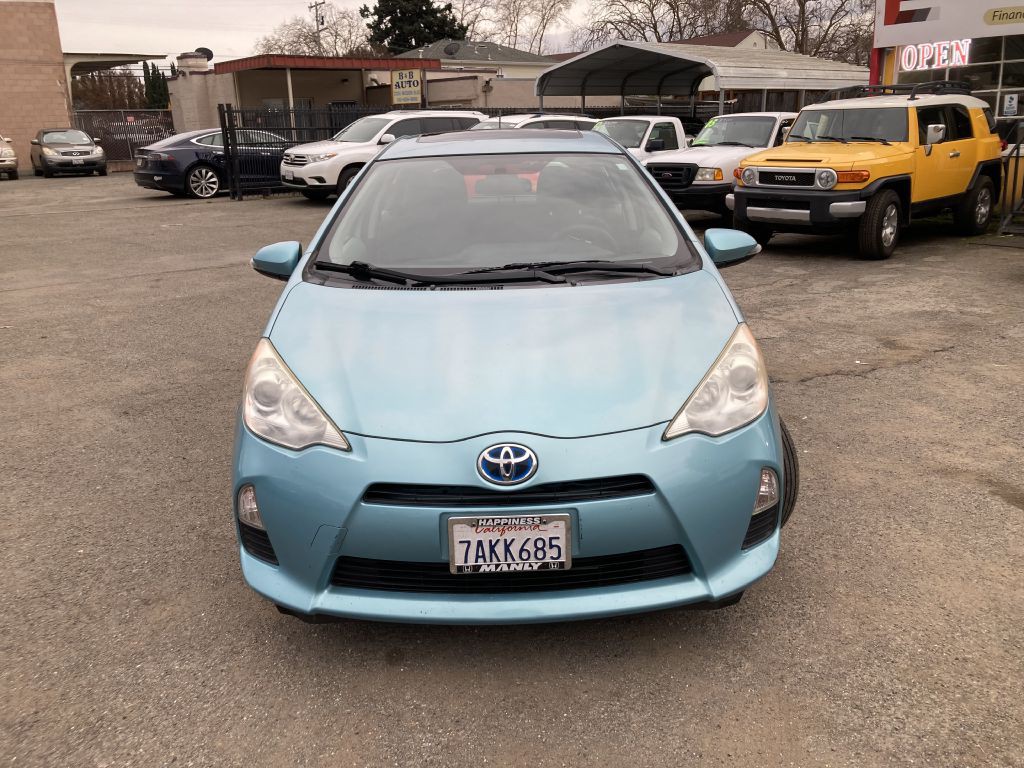 2013 Toyota Prius Image 9