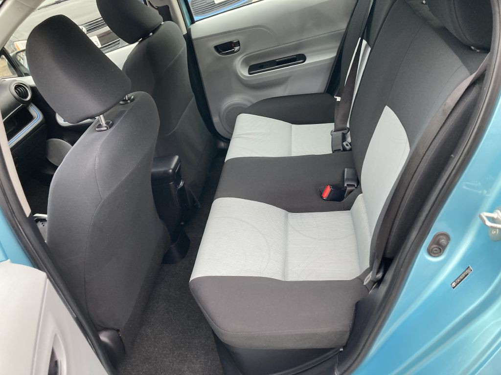 2013 Toyota Prius Image 13