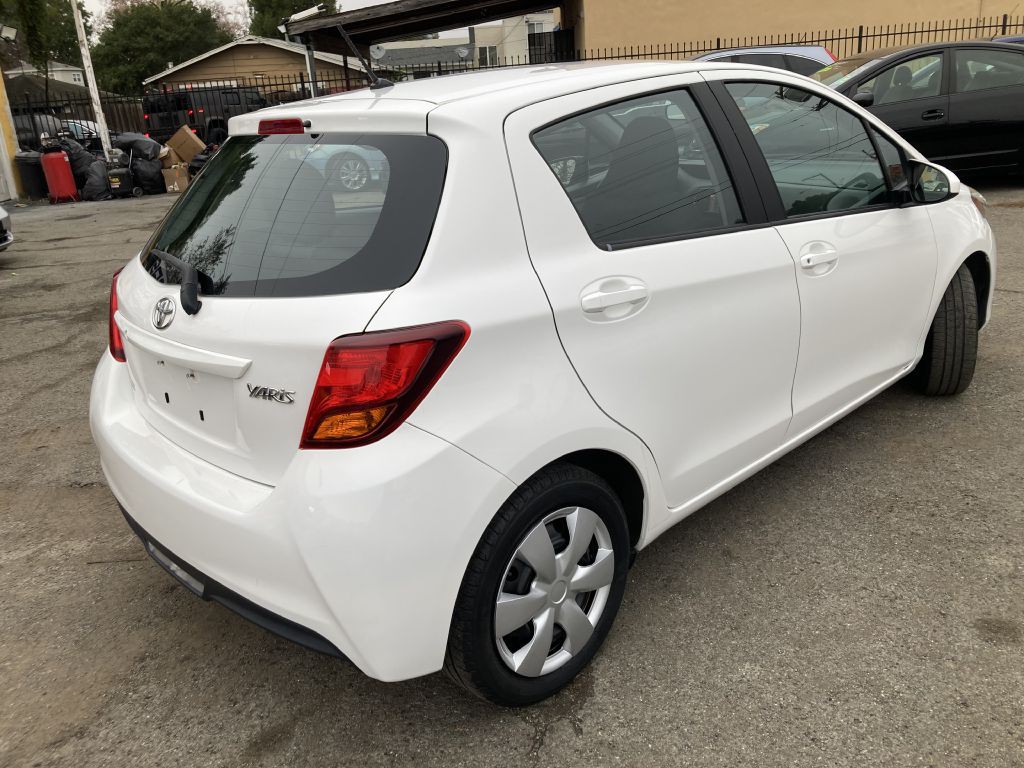 2015 Toyota Yaris Image 4