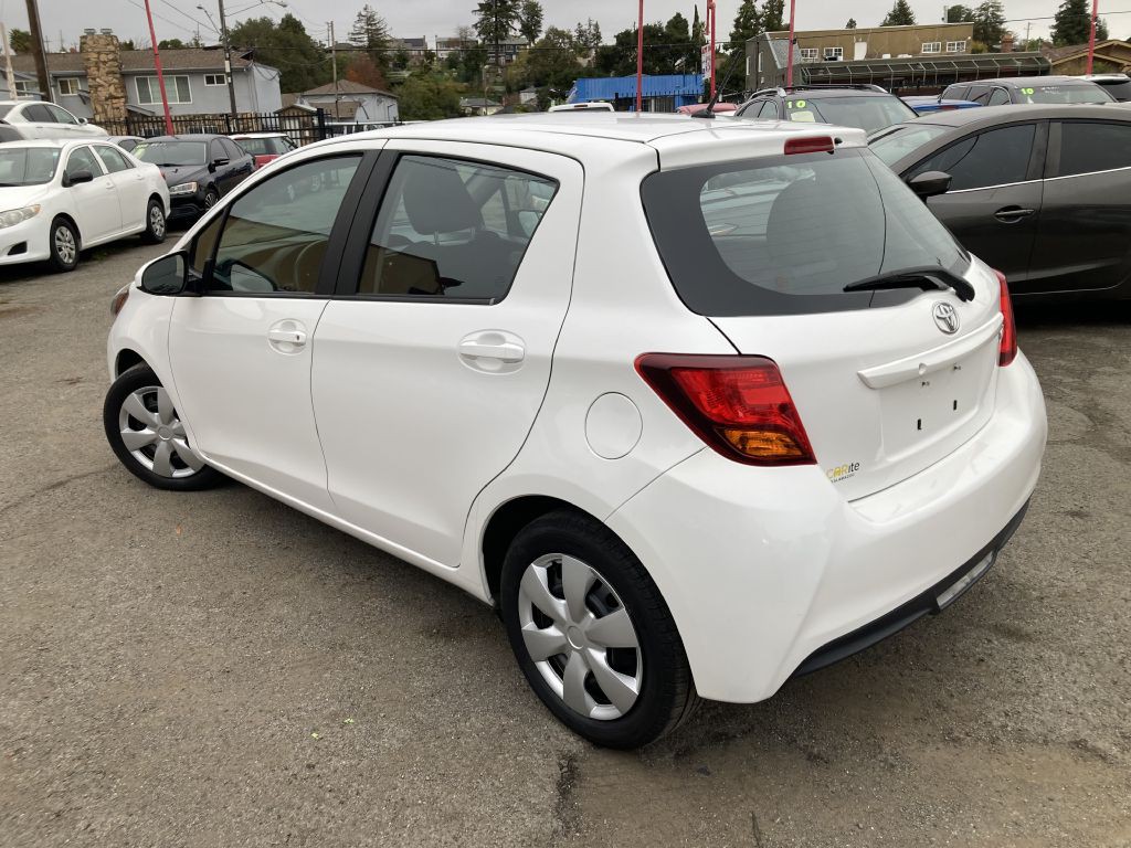 2015 Toyota Yaris Image 6