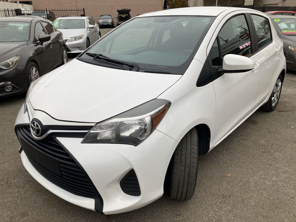 2015 Toyota Yaris Image 8