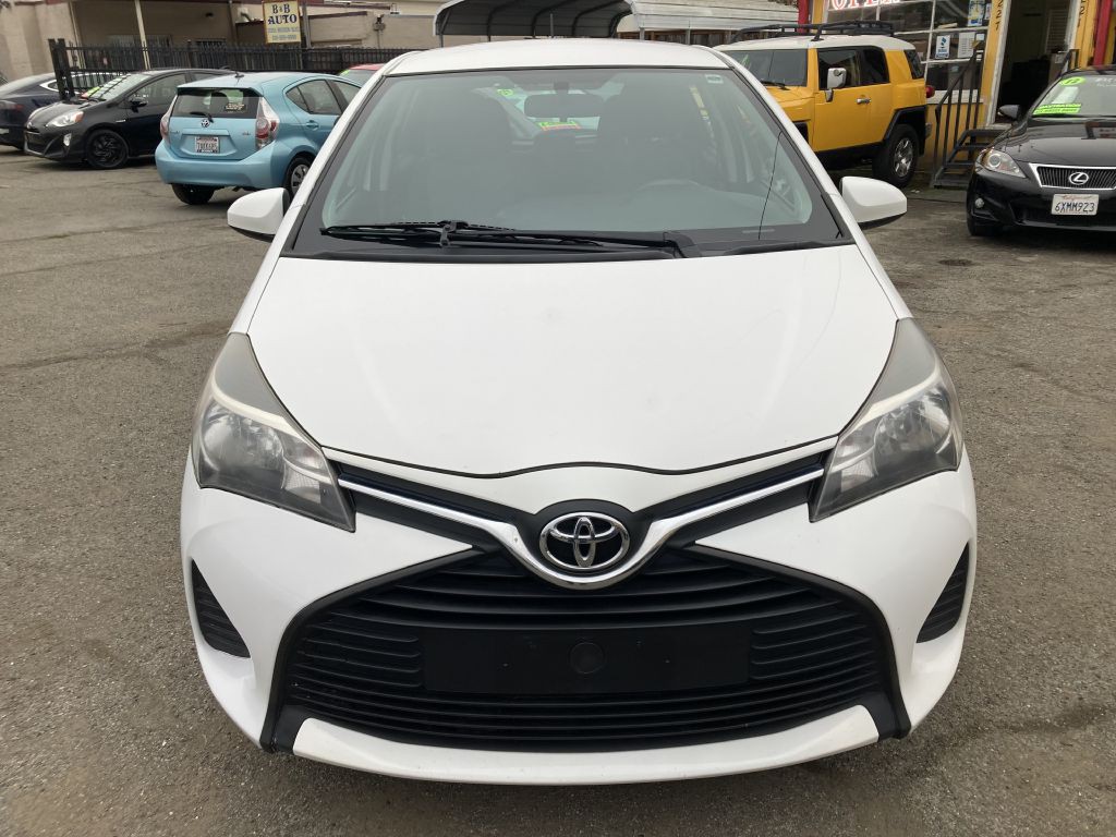 2015 Toyota Yaris Image 9