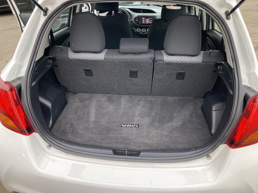 2015 Toyota Yaris Image 14