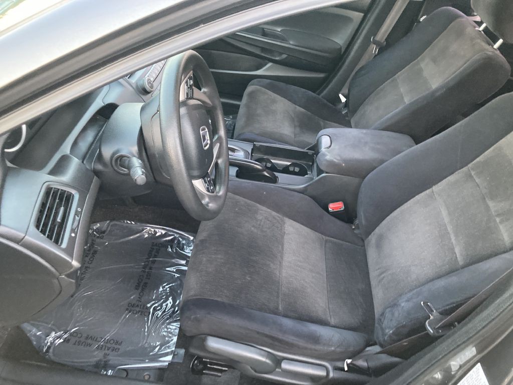 2010 Honda Accord Image 17