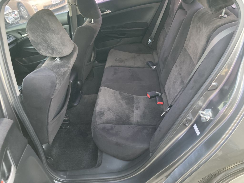 2010 Honda Accord Image 18