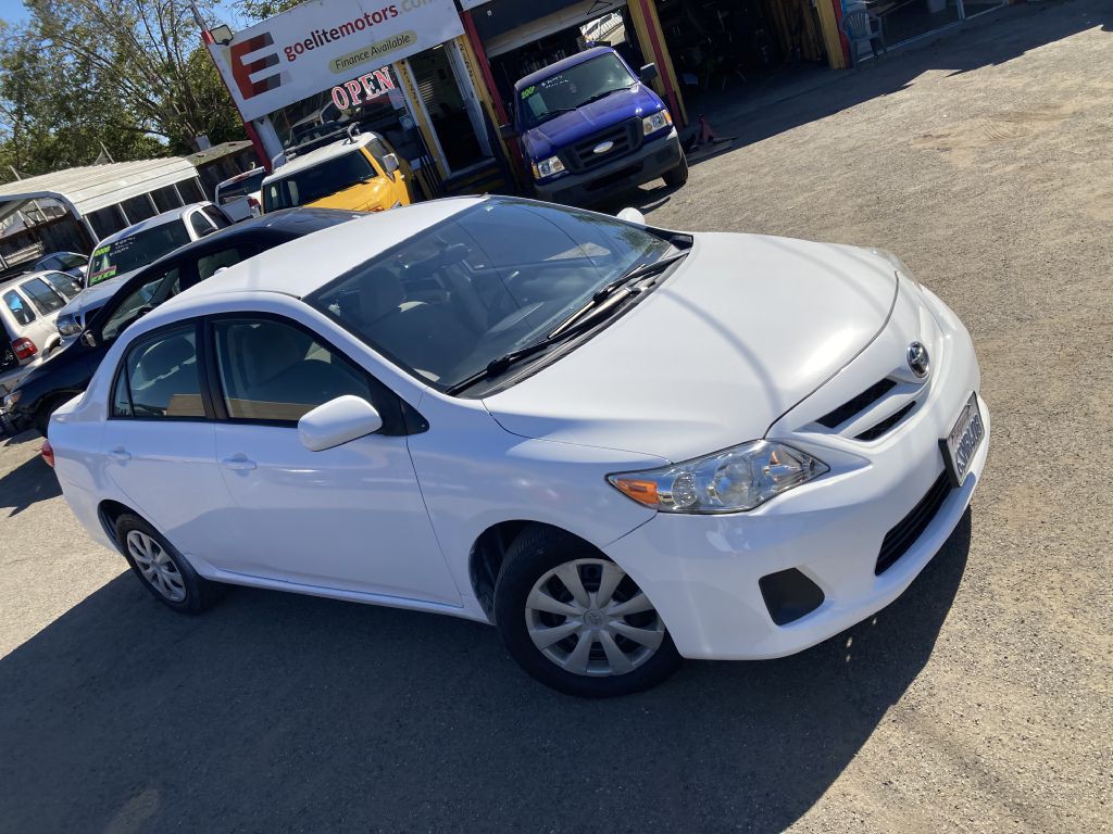 2011 Toyota Corolla Image 3