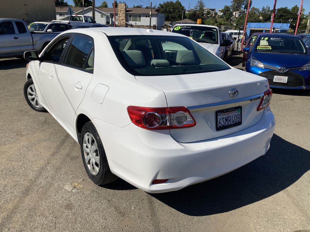 2011 Toyota Corolla Image 7