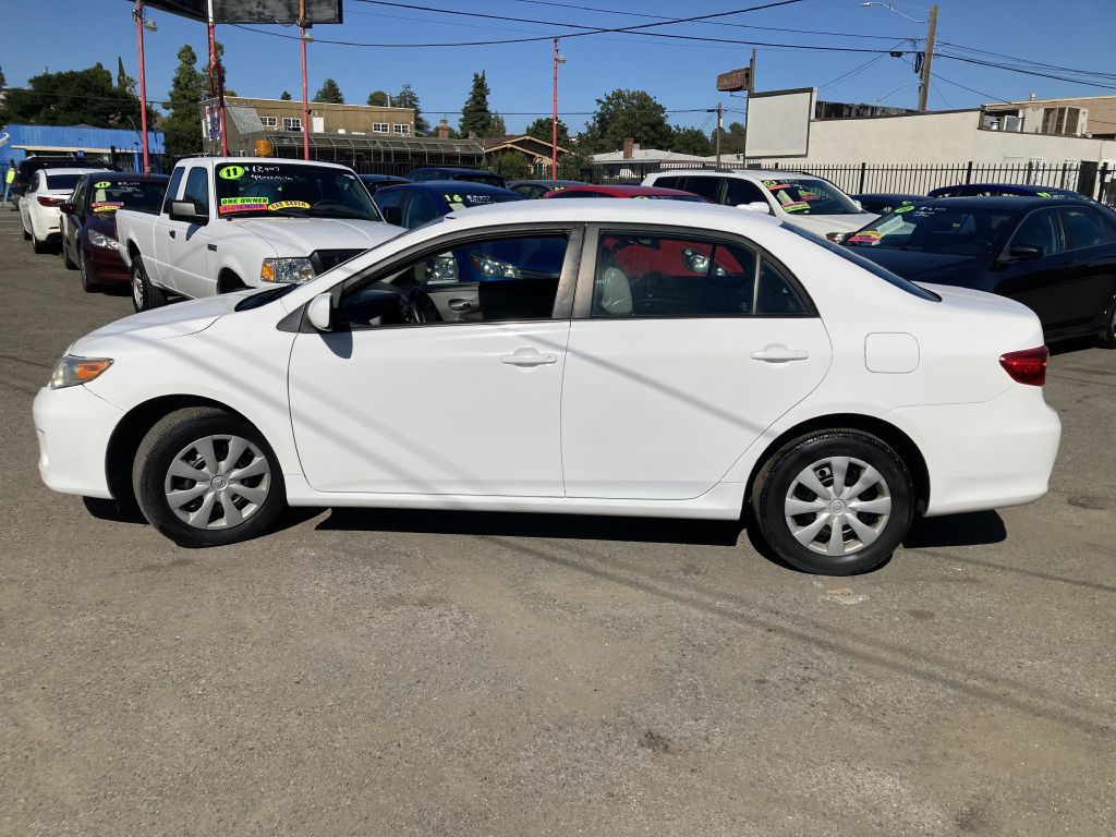 2011 Toyota Corolla Image 8