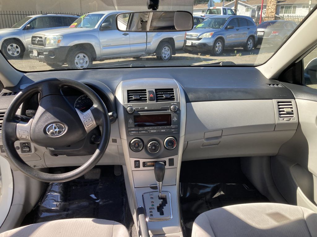 2011 Toyota Corolla Image 14