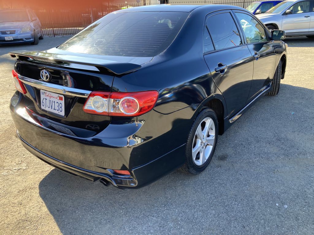 2011 Toyota Corolla Image 4