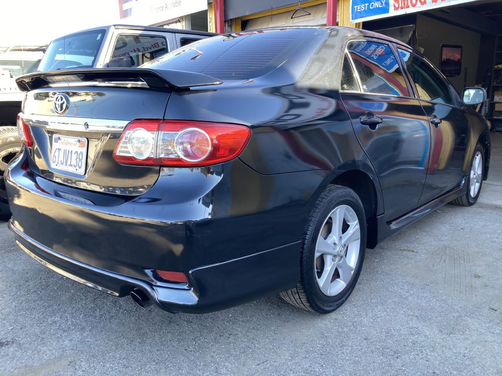 2011 Toyota Corolla Image 10