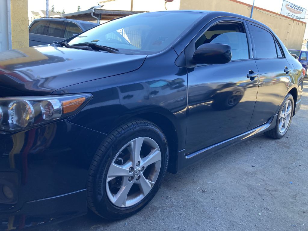 2011 Toyota Corolla Image 12