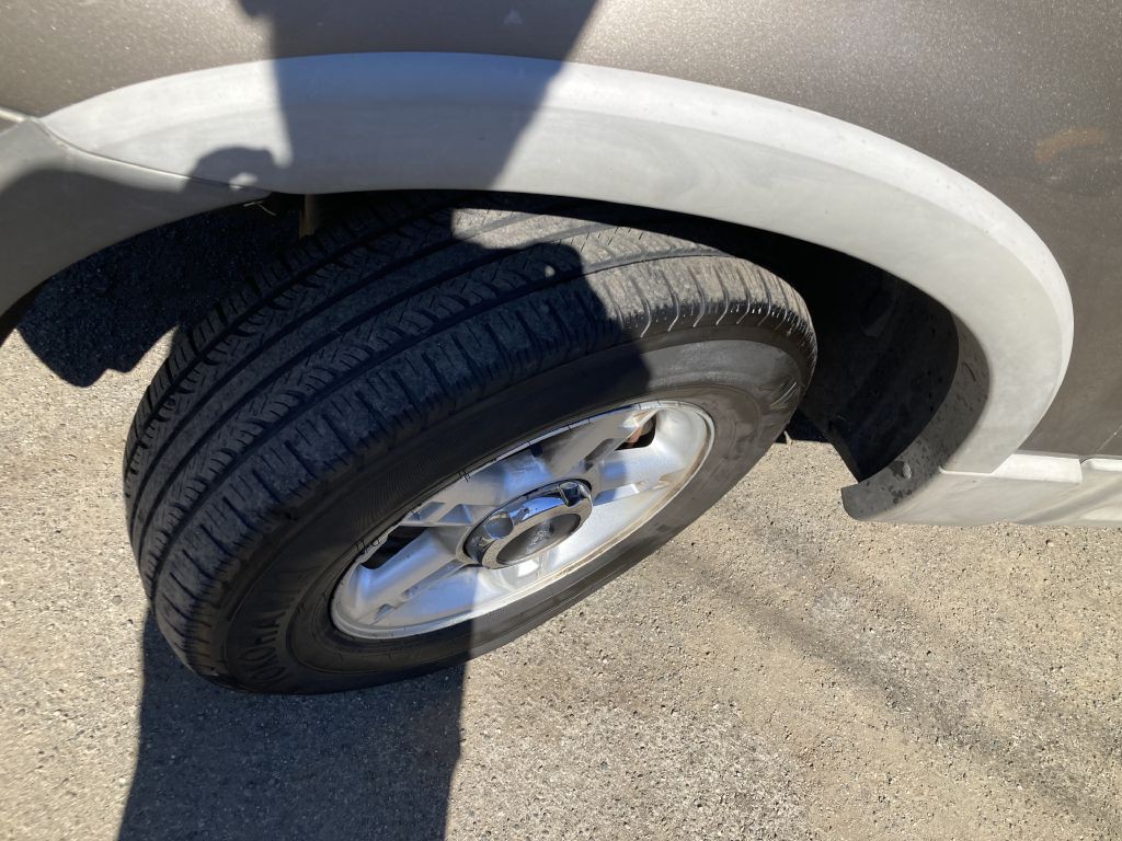 2002 Ford Explorer Image 10
