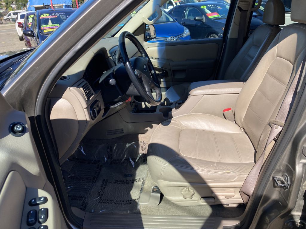 2002 Ford Explorer Image 11